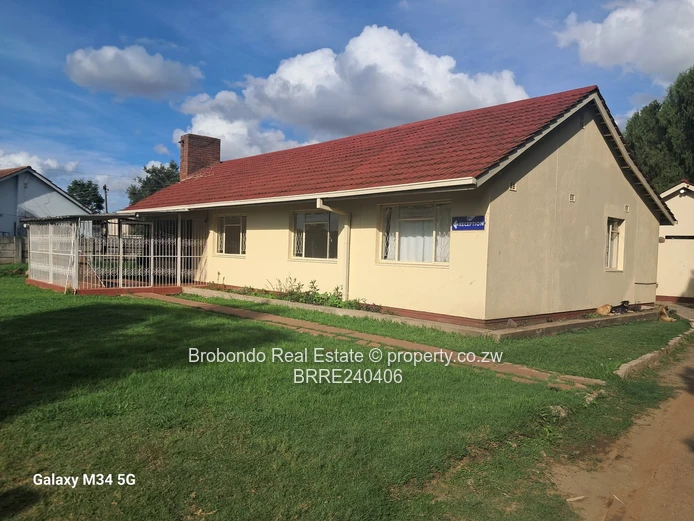 Sunridge House with Harare Drive Frontage for rent!