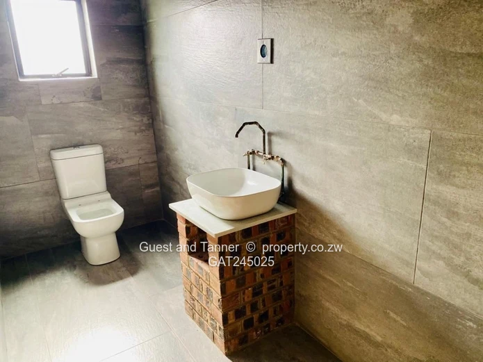 3 Bed House For Sale In Hopelyn