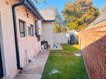 3 Bedroom Flat & Apartment