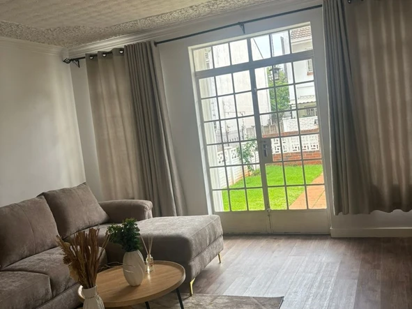 2 Bedroom Flat & Apartment