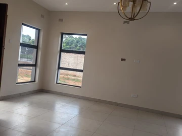4 Bedroom Flat & Apartment