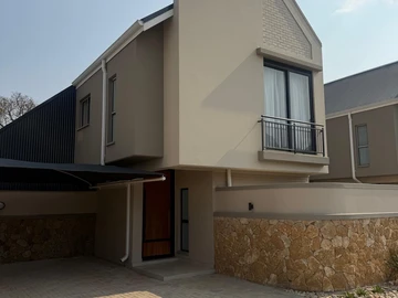 3 Bedroom Flat & Apartment