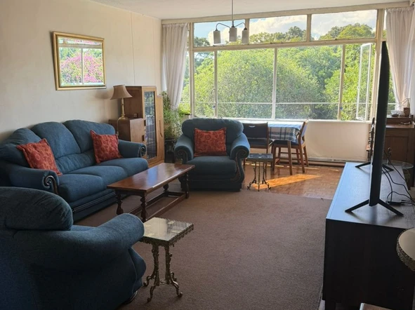 2 Bedroom Flat & Apartment