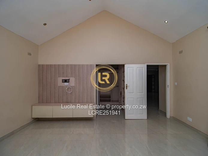Contemporary Living in Nyeredzi Ridge