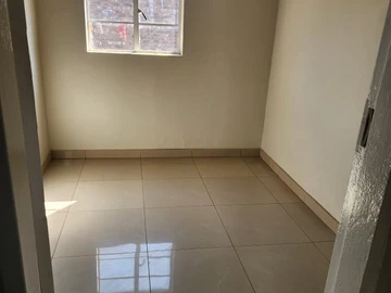 2 Bedroom Flat & Apartment