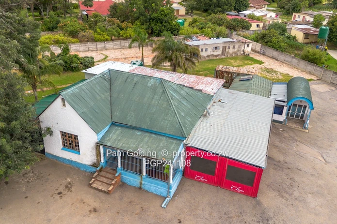 Commercial building for sale