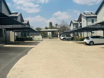 3 Bedroom Flat & Apartment