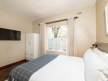 4 Bedroom Garden Flat