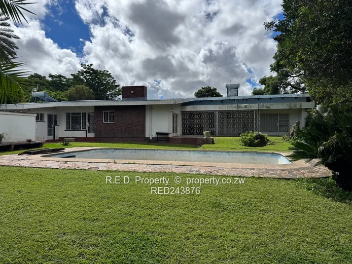 Spacious Family Home In Hillside!