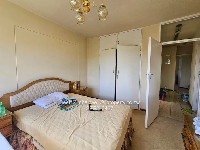 Northwold Sanctuary: Sophisticated 3-Bedroom Living