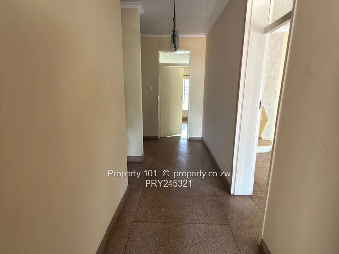 Price on application-Rental 5 bedrooms house in Borrowdale west