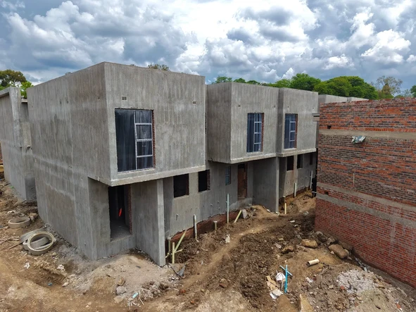 2 Bedroom Flat & Apartment