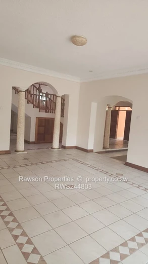 Beautiful 5 Bed House With Prolific Borehole!