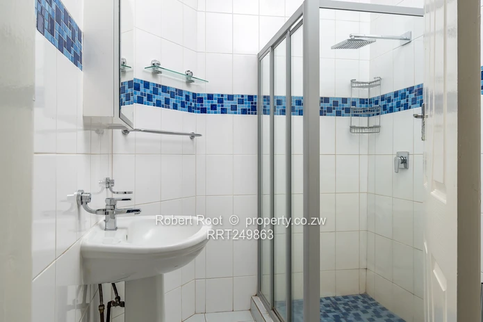 Stunning 5 bed fully furnished house in Glenlorne