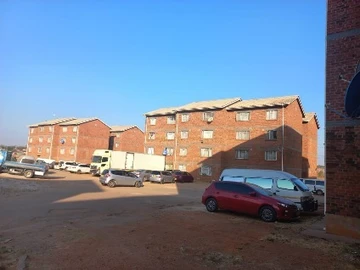 2 Bedroom Flat & Apartment