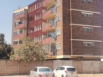 2 Bedroom Flat & Apartment