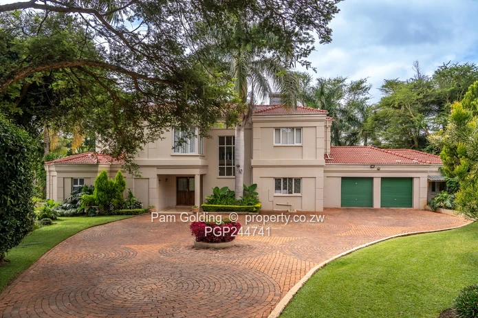 Golf Course Oasis in Borrowdale Brooke Estate