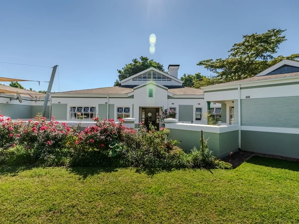 5 Bedroom House
