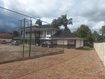 7 Bedroom House