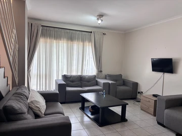 2 Bedroom Flat & Apartment