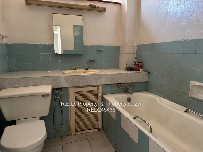 Comfortable Double-Storey Living In Ascot!