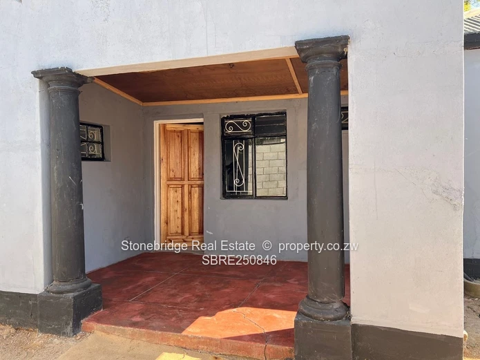 5 Bedroomed House in Hillside For Rent