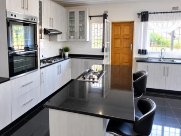 7 Bedroom House