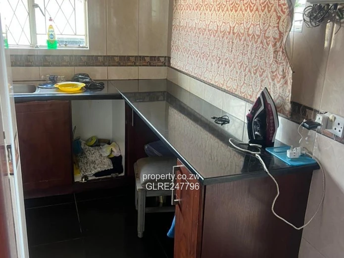 Eastlea 4-Bed Bungalow on 1700m² with Borehole & Lawn