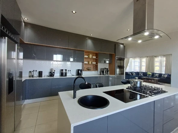 7 Bedroom House