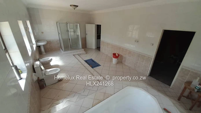 6 bedroom double storey house available for rent in Shawasha Hills estate