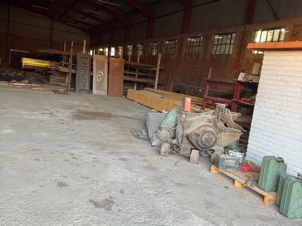 Warehouse & Factory