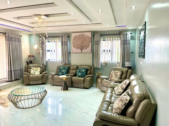 5 Bedroom House