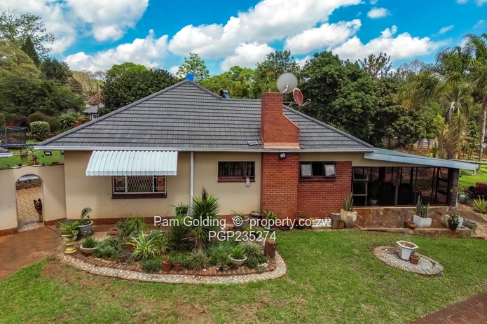 Spacious home walking distance to St Johns College  (Sole Mandate)