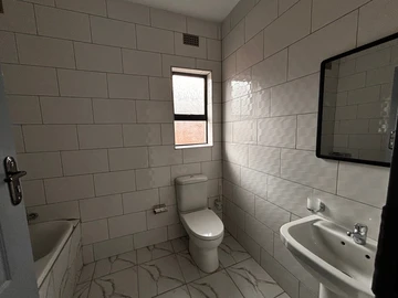 3 Bedroom Flat & Apartment