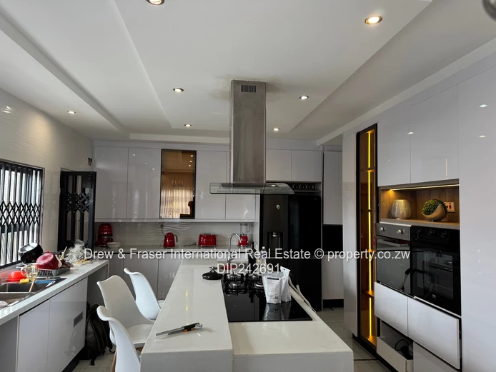 Mabvazuva phase 1 house 4 beds available for rent $750