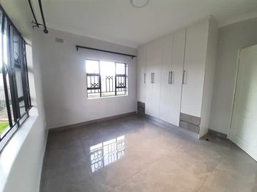3 Bedroom Flat & Apartment