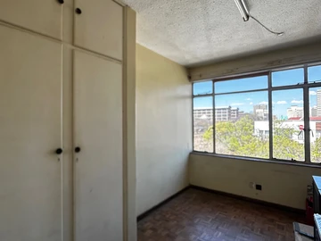 3 Bedroom Flat & Apartment