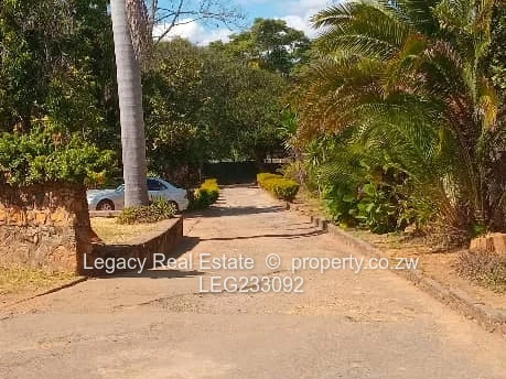 Greystone Park House to Let – 1km from Harare Drive