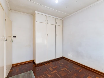 3 Bedroom Flat & Apartment