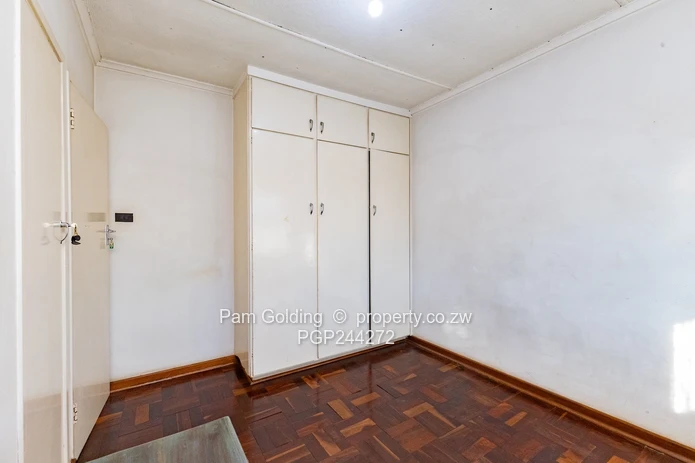 3 Bedroom Duplex Flat for Sale in Eastlea