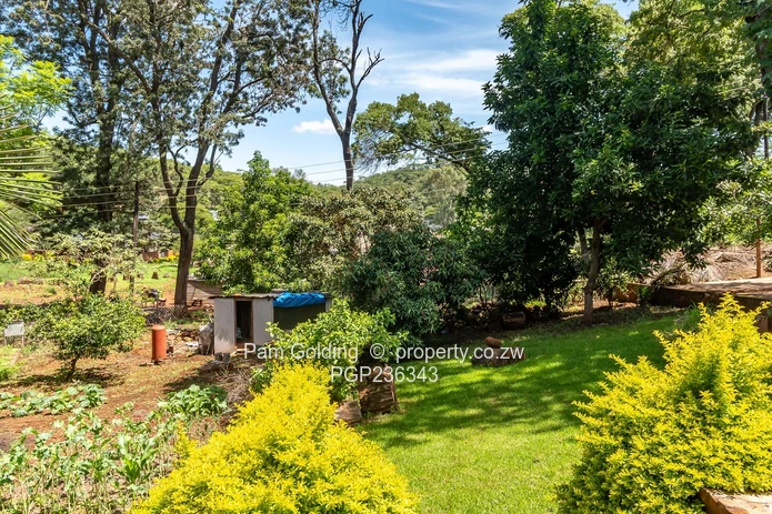 6 Bedroom Double Storey With a Prolific Borehole