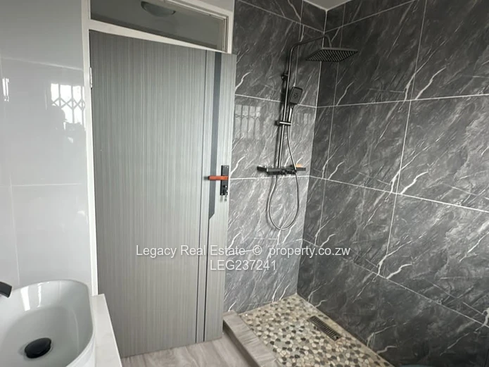 Luxury Family Residence With Solar Backup,Secure and Spacious Home with Borehole – Ruwa