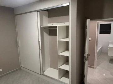 2 Bedroom Flat & Apartment