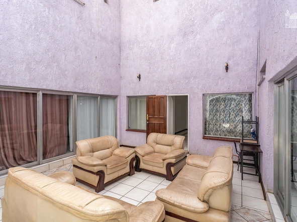 10 Bedroom House