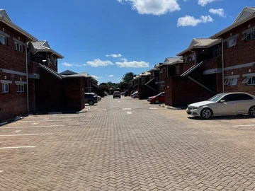 3 Bedroom Flat & Apartment