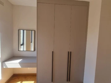 2 Bedroom Flat & Apartment