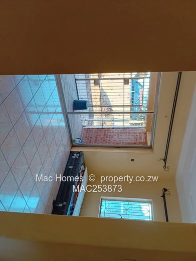 3 bedroom house to let in zimre (Sole Mandate)