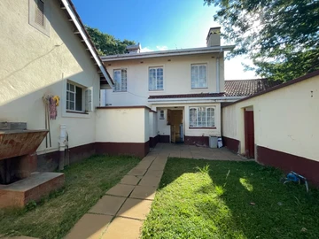 4 Bedroom Garden Flat