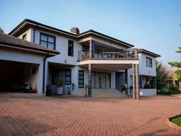 6 Bedroom House