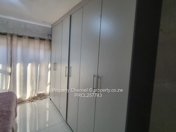 Mabvazuva Estate 3 Bed House - Secure Complex